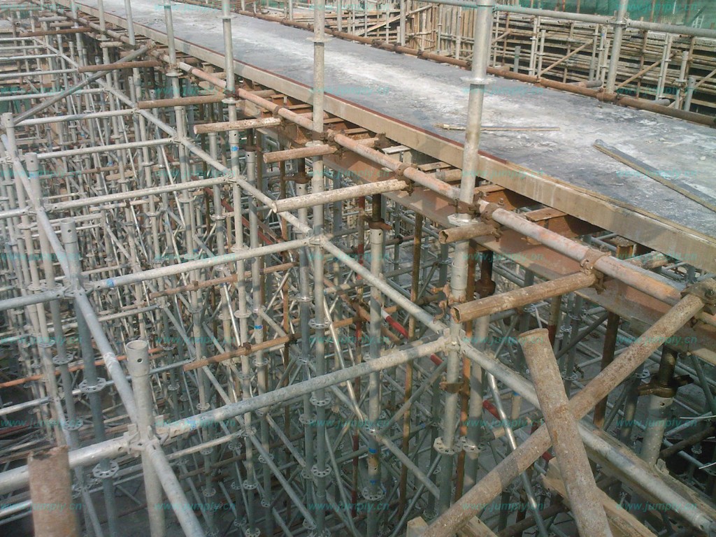 建筑鋼管腳手架大家都說好,建筑扣件不可少