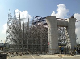 城市建設(shè)的大功臣:高架橋腳手架