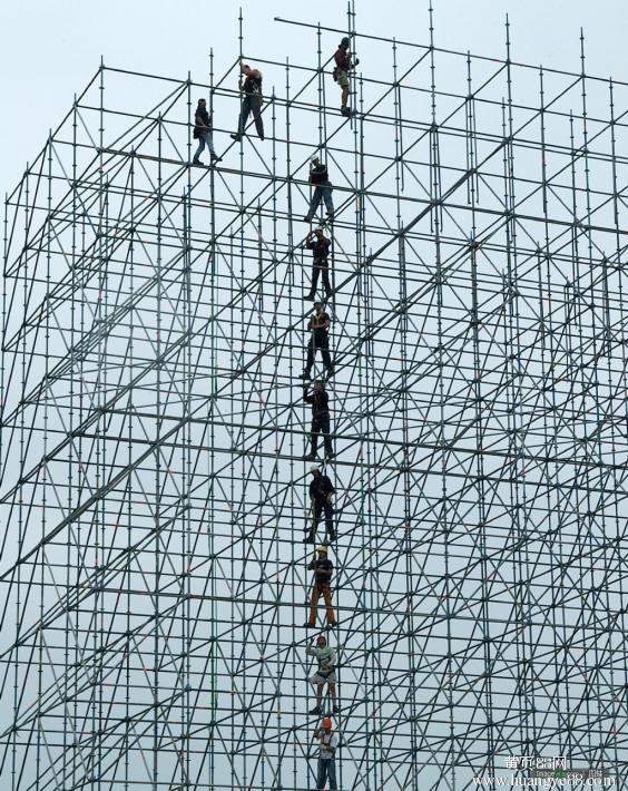 【鋼管腳手架】出現變形事故的應急措施